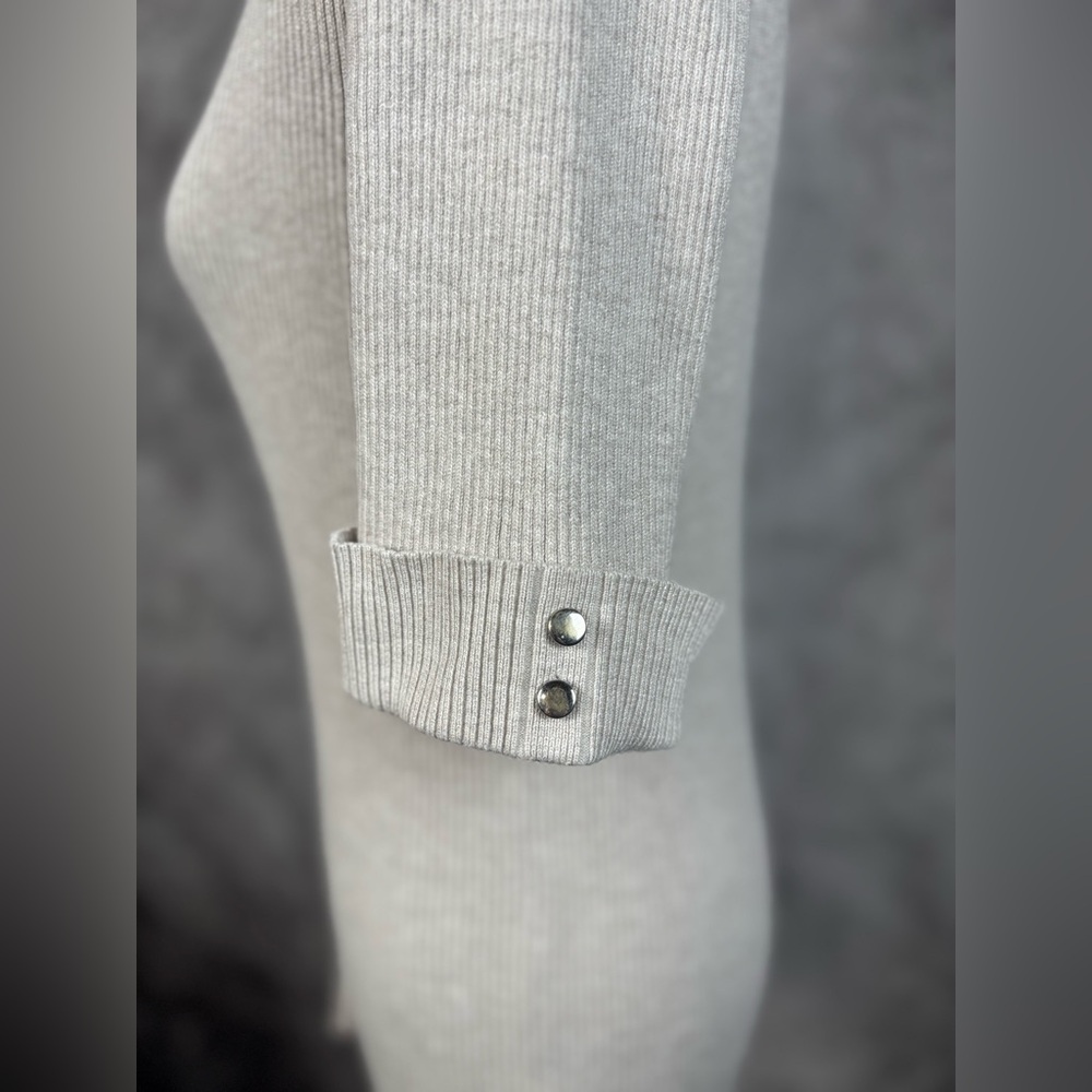 Liz Claiborne Minimalist Beige Ribbed Knit Top Casual Work W buttons Size Large - Picture 3 of 9